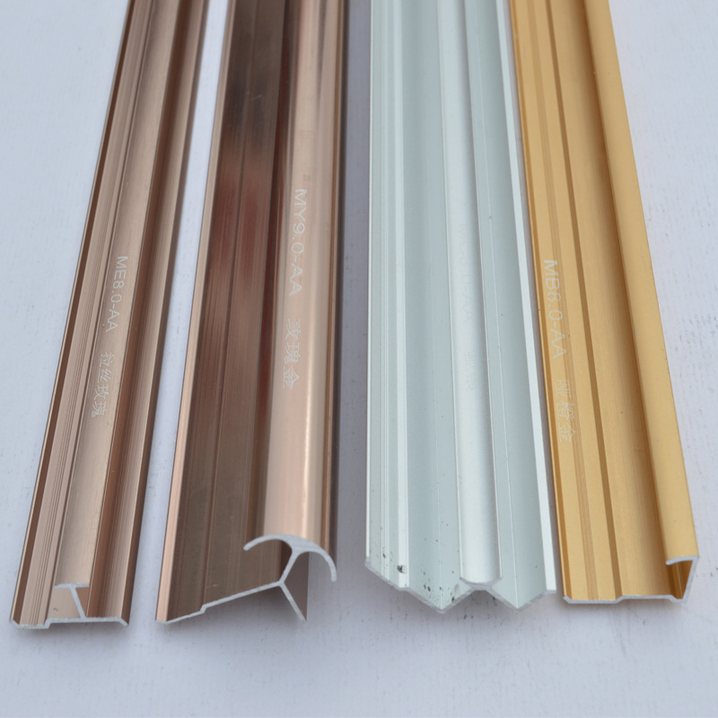 Aluminum tile edging profiles in different finishes
